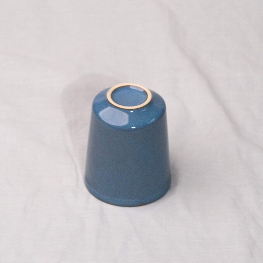 Keramik Becher ohne Henkel Grau Blau aus Portugal spülmaschinenfest und Mikrowellenfest