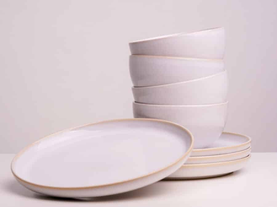 Keramik Geschirr Set weiße Teller und weiße Bowls für 4 Personen